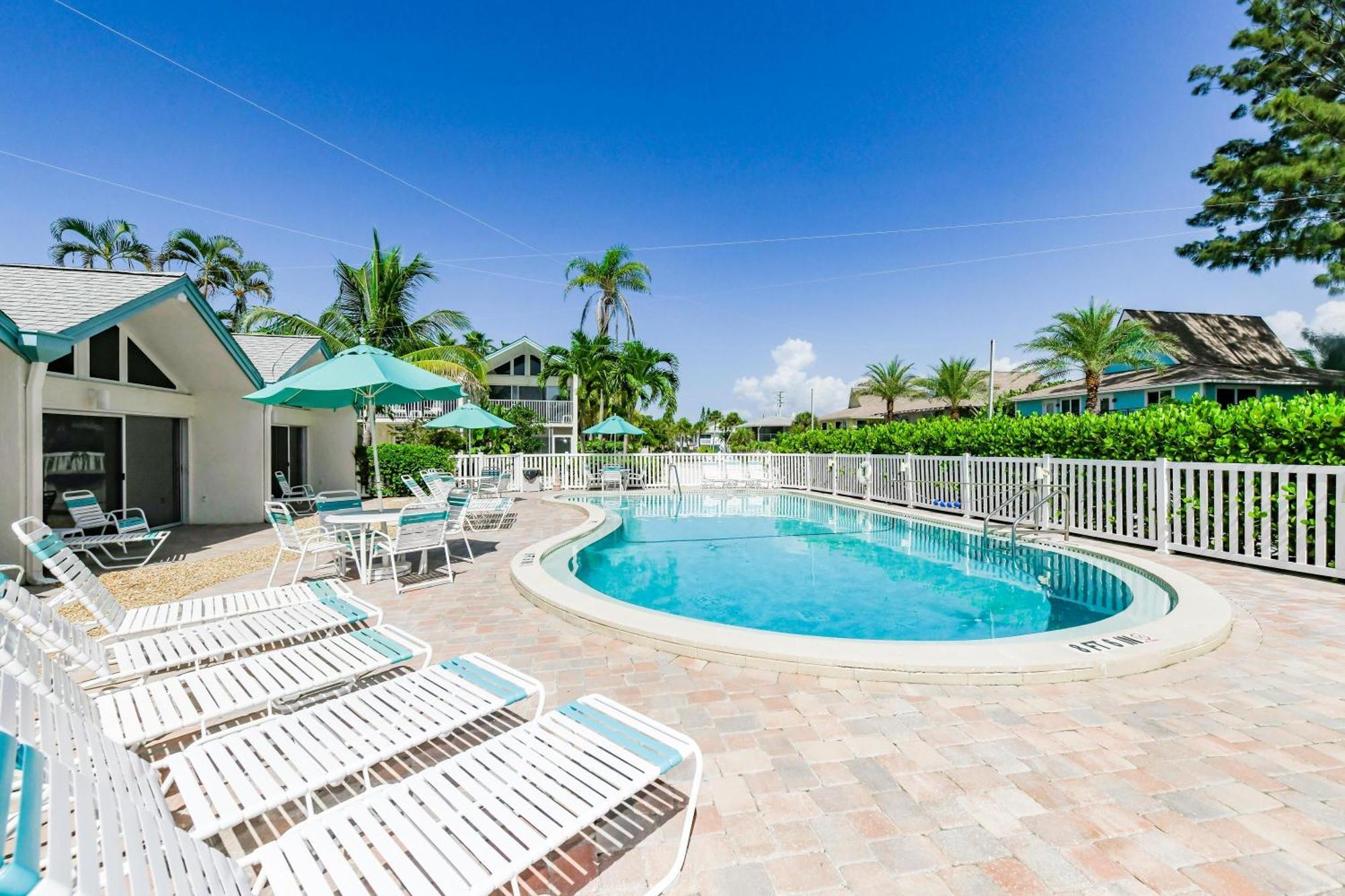 Villa Coconuts Poolside #115 Holmes Beach Exterior foto